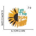 Dettaglio ricamo della toppa a girasole con testo I Am The Sun Follower - Testo Sun Follower (4#)