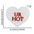 Détail d'écusson cœur rouge UR HOT montrant les dimensions 5.2x6.1cm et la texture de broderie - UR Hot (Patch Cœur 12#)