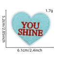 Détail macro du patch brodé en cœur 'YOU SHINE' avec dimensions et poids précis - You Shine (Patch Cœur 19#)