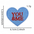 Détail de l'écusson brodé en cœur bleu avec texte YOU & ME et dimensions de 5,2x6,1 cm - You & Me (Patch Cœur 27#)