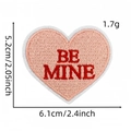 Écusson brodé cœur rose avec texte Be Mine et dimensions pour décoration de vêtements - Be Mine (Patch Cœur 31#)