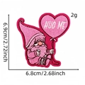 Toppa gnomo rosa con palloncino a cuore e ricamo HUG ME, dimensioni 6,9 x 6,8 cm - Gnomo con Palloncino HUG ME (44#)