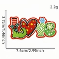 Parche LOVE de Navidad bordado con motivos festivos de 7,6 cm por 3,7 cm - Estilo Texto LOVE Con Elementos Navideños