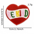 Écusson brodé en forme de cœur avec texte BE KIND coloré et détail central blanc - Écusson Anglais Amical 2# (AZ2507H4-4)