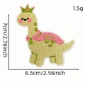 Grüner Zeichentrick Dinosaurier Aufnäher mit rosa Schuppen und Maßangaben - Kleiner Kronenstil (恐龙布贴4#)