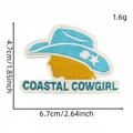 Toppa ricamata Coastal Cowgirl cappello blu, patch termoadesiva, misura 6,7x4,7cm - Stile Tipografico Cowgirl (3#)