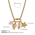 Collier en acier doré avec pierre rose et pendentifs feuilles sur une chaîne à maillons carrés - Collier Or (XL663CRG)