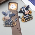 DIY Acryl Anhänger mit zwei Cartoon Kühen und Sonnenblumen in transparenten und soliden Stilen - Sonnenblumen Kuh (24007)