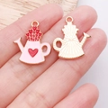 Anhänger Gießkanne in Rosa mit rotem Herz für die DIY-Schmuckherstellung - Rote Emaille Herz Gießkanne / 21x18x1mm (25169)