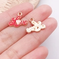 Roter Love-Herzanhänger aus Roségold-Legierung für DIY-Schmuck und Halsketten - Rote Emaille Love Herz Buchstabe / 14x16x1mm (25189)