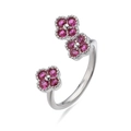 Detail van verstelbare zilveren ring met drie klavertjes en roze steentjes - Zilver Rozerood Zirkonia Klaver Ring