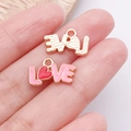 Rosa Emaille Herz und goldene LOVE Anhänger für DIY Schmuckherstellung auf Fingerspitzen - Rosa Emaille Love Herz Buchstabe / 10x16x1mm (25201)