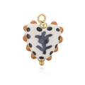 Détail d'un pendentif cœur en céramique avec pois, fleur violette et bordure dorée - Style Coeur Fleur Violette à Points Noirs (D5)