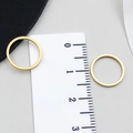 Anello a stella in acciaio inossidabile placcato oro con finitura metallica liscia - Oro