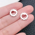 Silberne Punk-Herz-Ohrringe mit Vintage-Industrie-Hohl-Design und Zahnrad-Stil - Antik Silber Herz Zahnrad (8276)