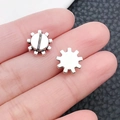 Makroaufnahme von silbernen Zahnrädern für DIY Steampunk Schmuck Bastelzubehör - Antik Silber Zahnrad (8963)