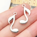 Paar gepolijste zilveren muzieknoot hangers voor DIY sieraden en kettingen - 23x13mm Antiek Zilveren Muzieksymbool