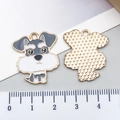 Detail eines Schnauzer-Emaille-Anhängers mit Vorder- und Rückseite und CM-Lineal - Gray Oil Dripping Schnauzer