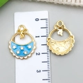 Colgante de estrella azul con lazo dorado y esmalte para creación de bisutería - Babero de Bebé con Lazo Azul Lago (22987)