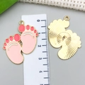 Colgantes de huellas de bebé en esmalte rosa y aleación dorada para joyería artesanal - Estilo de Huella de Bebé Rosa (22974)