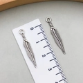 Pair of vintage silver feather charms for DIY jewelry making, 3cm length with detailed texture - Antique Silver (8096)