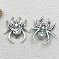 Vintage silver spider charms made of zinc alloy for DIY jewelry and necklaces - Spider (5365) / 1 Piece (25x28mm) / Antique Silver