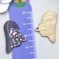 Vintage-Herzanhänger aus Legierung mit Kuhmuster und Goldstern für DIY-Schmuck - Schwarzer Sterndruck Cowboyhut (23759)