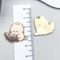 Roze lezende kat hanger van legering voor DIY sieraden, goudkleurig, 30mm groot - Beige Kat Lezend (23564)