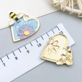 Blue heart-shaped bee and daisy alloy charms for DIY necklaces with golden back - Lake Blue Gold Heart Bee Flower (23596)