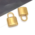 Vue détaillée de pendentifs cadenas en acier inoxydable doré avec finition brossée - Grand Cadenas Courbé Doré(T2367)