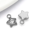 Primer plano del colgante de estrella en acero inoxidable con circonita cúbica incrustada - Estrella de Cinco Puntas Color Acero (T2400)