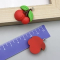 Ciondolo ciliegia in resina per gioielli fai da te con frutti rossi e foglie verdi - Ciliegia in Resina Rossa 24x28mm (24235)