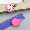 Ciondolo pitaya in resina per gioielli fai da te con dettagli realistici e finitura rosa - Dragon Fruit in Resina Rosa Bianco 22x34mm (24244)