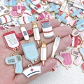 Pendentifs médicaux en alliage coloré pour bijoux DIY avec motifs de stéthoscope et seringue - 10 Pièces Aléatoires Série Médicale Émaillée (SN1319)