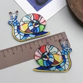 Bunter Schnecken-Acrylanhänger für DIY-Schmuckherstellung und kreative Bastelprojekte - Mosaik Schnecke Stil (23985)