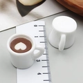 Miniatur-Kaffeetassen-Set mit Herz-Latte-Art-Detail und Griff für DIY-Basteleien - Weißer 3D Herz Latte Art Stil