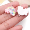 Pendentif nuage arc-en-ciel en résine macaron avec nuage rose souriant et étoile bleue - Blanc
