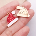 Colgantes de gorro navideño en esmalte rojo y acabado dorado para joyas DIY - Red Christmas Hat