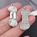 Ciondoli a gomitolo in argento antico per gioielli fai-da-te con dettagli in maglia - Rocchetto Gomitolo Di Lana (15715)
