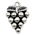 Vintage silver grape bunch alloy pendant with leaf detail for DIY jewelry making - Antique Silver Grape Fruit Style (10554)