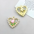 Ciondolo a cuore dorato DIY con rosa rosa e perle per creazione gioielli - Rosa Rosa Cuore di Perla Placcata (18x17mm) (15960)