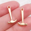 Mini ciondoli a martello dorato per creazione gioielli fai da te e bracciali - Stile Martello Piccolo (20425)