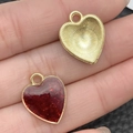 Sparkling red glitter heart pendant with gold metal backing for jewelry making - Red Glitter Heart (21472) / 18x14mm