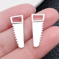 Pendentifs scie à main en alliage argenté pour bijoux tenus entre les doigts - Style Scie (20406)