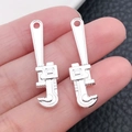 Pendentifs clé à molette en alliage argenté pour bijoux et porte-clés DIY - Style Clé à Pipe (20415)