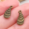 Paire de pendentifs coquillage en bronze antique avec boucles pour bijoux DIY - Style Conque (20721)