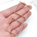 Zweiteiliges Set aus goldenen quadratischen geometrischen Anhängern für DIY-Schmuck - Groß KC Gold Quadrat Stil