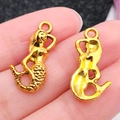 Colgantes de sirena dorada en aleación para joyería DIY con textura en relieve - Sirena Océano Oro Antiguo (20741)