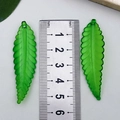 Paire de breloques feuilles en acrylique vert translucide avec nervures pour bijoux DIY - Style Longue Feuille (21962)