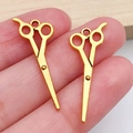 Paar gouden schaar-bedeltjes voor DIY-sieraden maken en sleutelhanger accessoires - Antiek Goud Kappersschaar Stijl (20232)